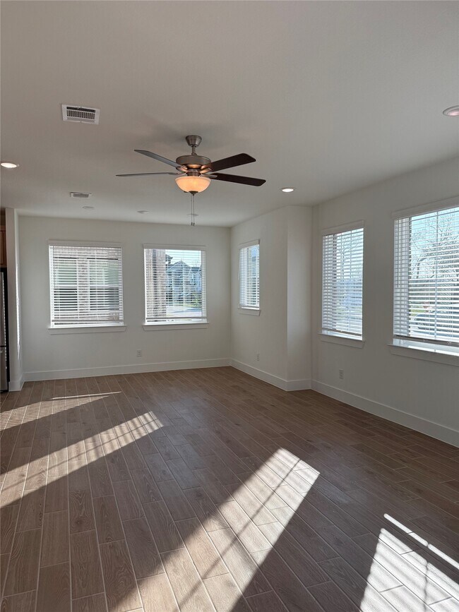 Building Photo - 1442 Shaded Rock Dr