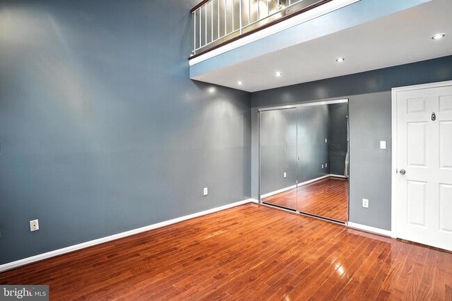 Building Photo - 12863 Mill Brook Ct