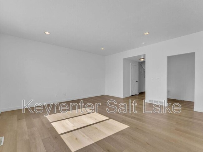 Building Photo - 8729 Park Slope Ln
