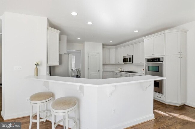 Building Photo - 1312 Volunteer Dr