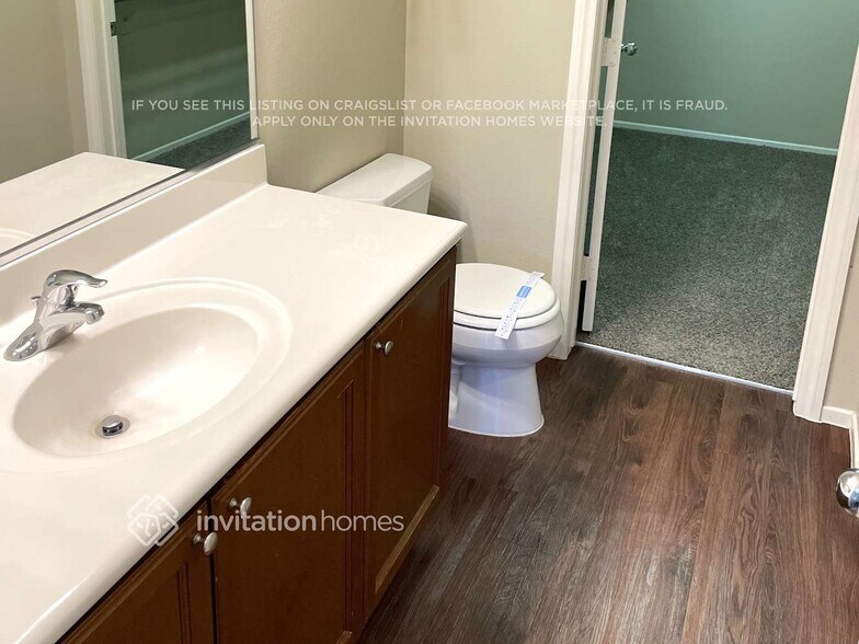 Building Photo - 10619 Gibbous Moon Dr