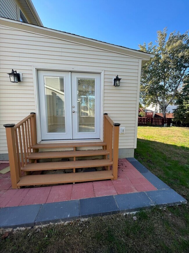 Building Photo - 5090 Silver Bow Dr