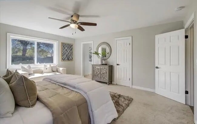 Building Photo - Spacious Single Family Home