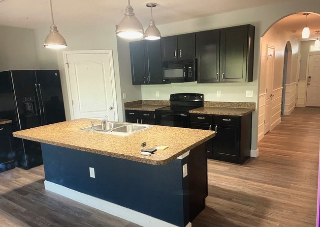 Building Photo - 15450 Trinity Fall Way