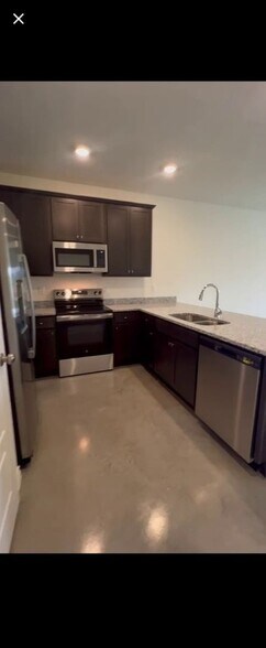 Building Photo - 1255 Concord Dr