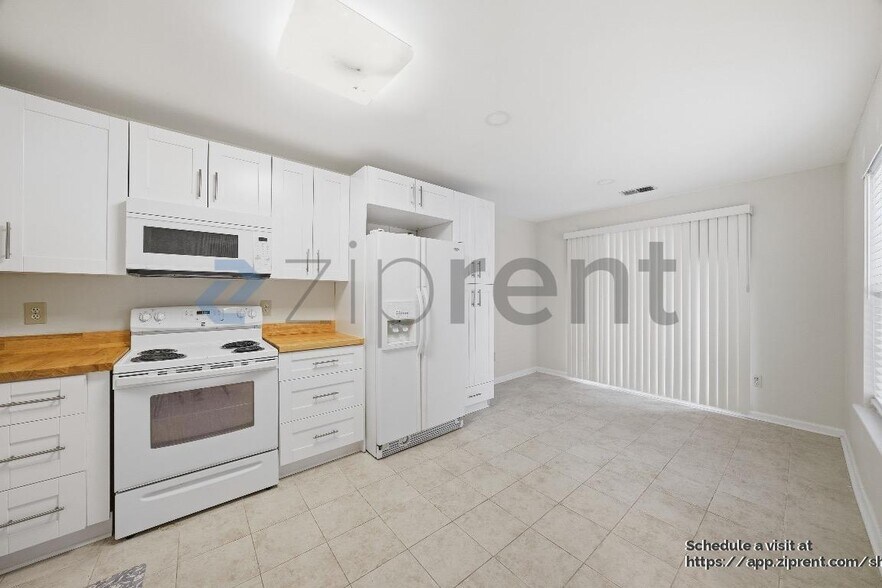 Building Photo - 661 Coventry Township Ln