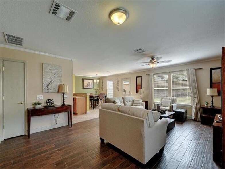 Building Photo - 8705 Davis Oaks Trail