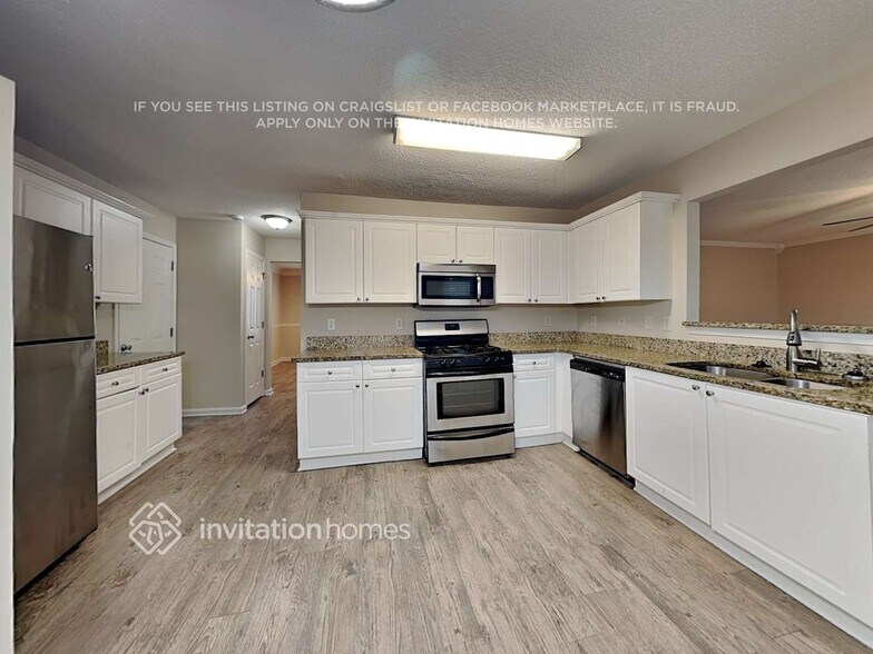 Building Photo - 4017 St George Walk SW