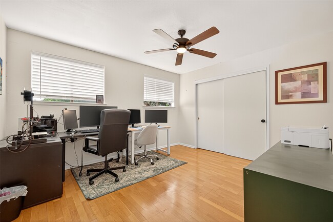 Building Photo - 1422 Chardonnay Dr