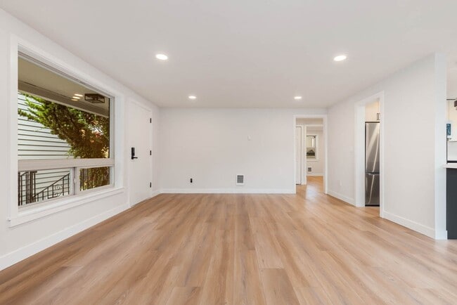 Building Photo - 6721 24th Ave NW