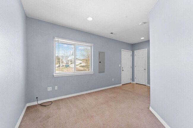 Building Photo - 12056 MO-13