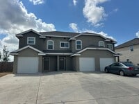 Building Photo - 8410 Flicka Hls