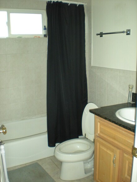 Building Photo - 1959 20th St