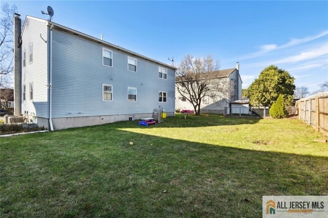 Building Photo - 2227 Lewis Pl