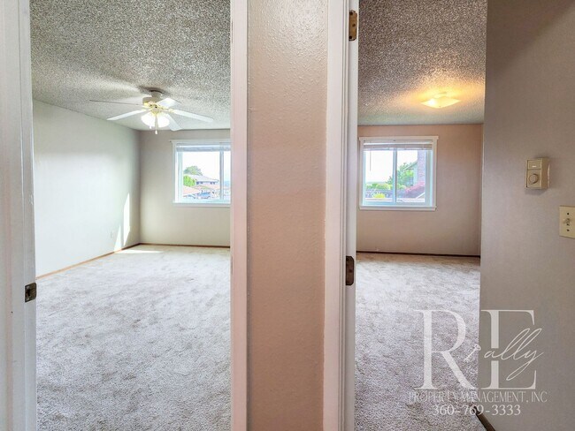Building Photo - 50% OFF 1st Month's Rent! Upstairs Condo at The Narrows – Pool, Clubhouse & Woodland Views!