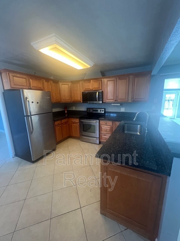 Building Photo - 974 Coral Dr