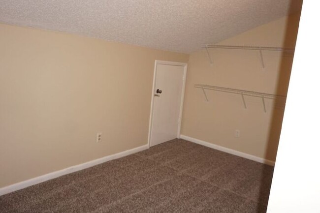 Building Photo - 2 Bedroom/2 Bath Townhome Near NAS Jax