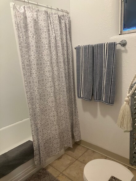 Building Photo - 192 Lubeck Rd