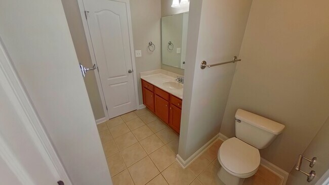 Building Photo - 622 Thorncliff Dr