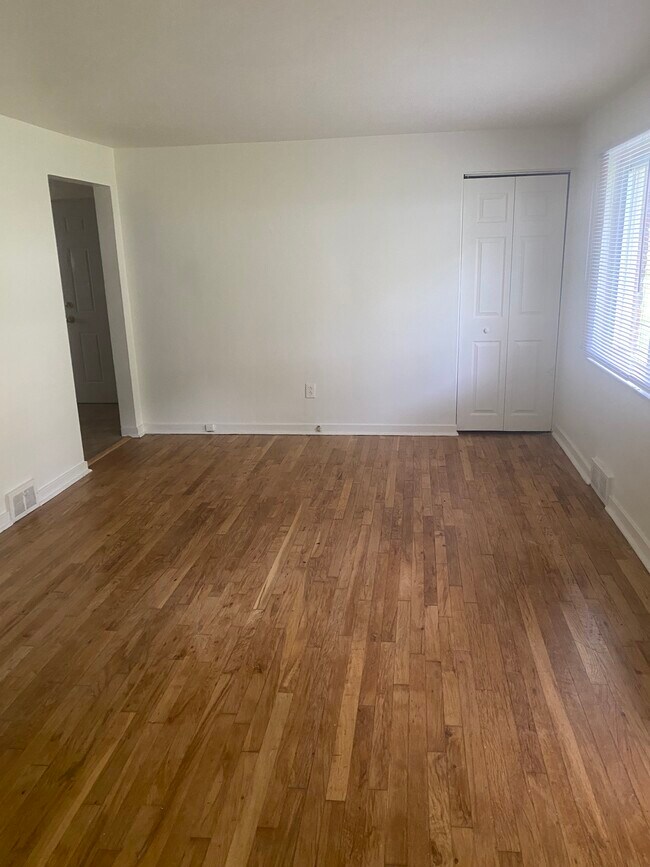 Building Photo - 731 Darlington St