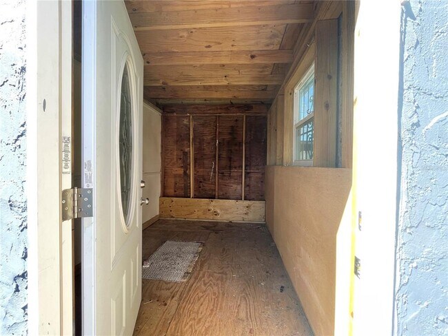 Building Photo - 10204 N Edison Ave