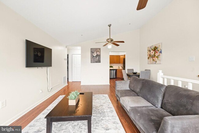 Building Photo - 8792 Grasmere Ct