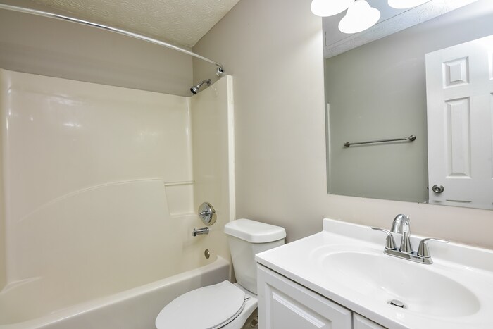 Building Photo - 5866 Homestead Cir
