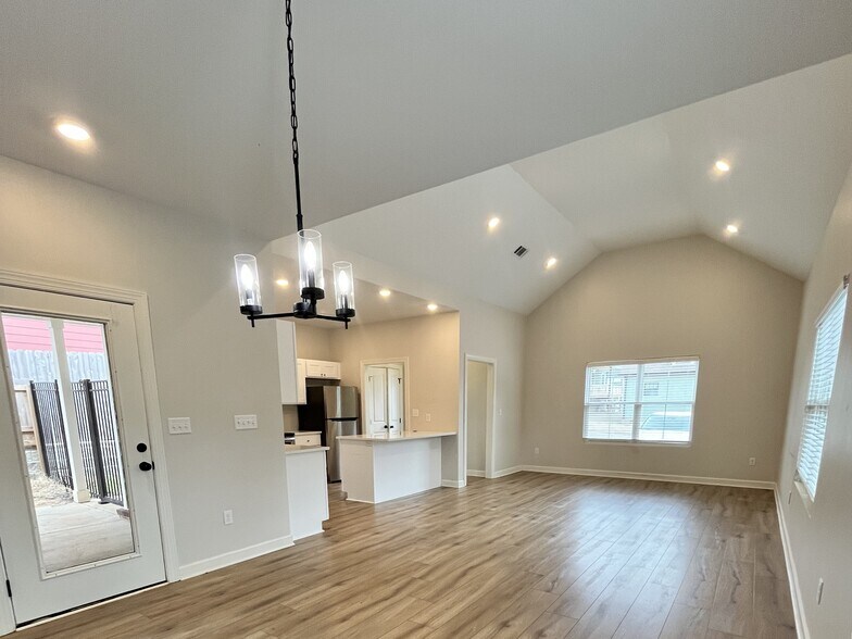 Building Photo - 239 Cedar St