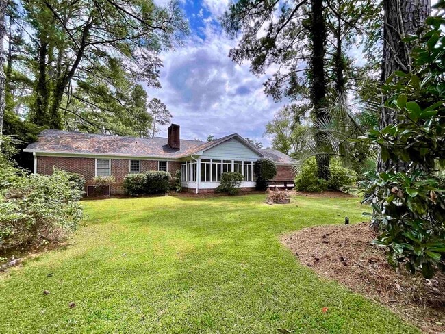 Building Photo - 219 Green Lake Dr