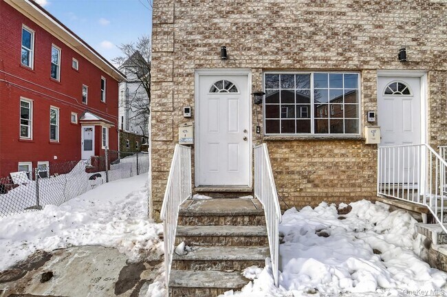 Building Photo - 4297 Kepler Ave