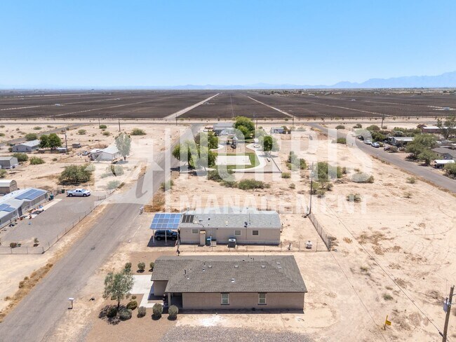 Building Photo - Newer Home in Eloy