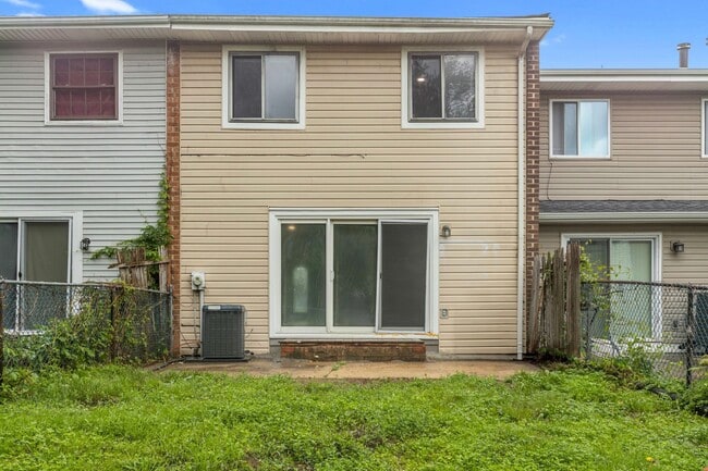 Building Photo - Unparalleled convenience and accessibility...