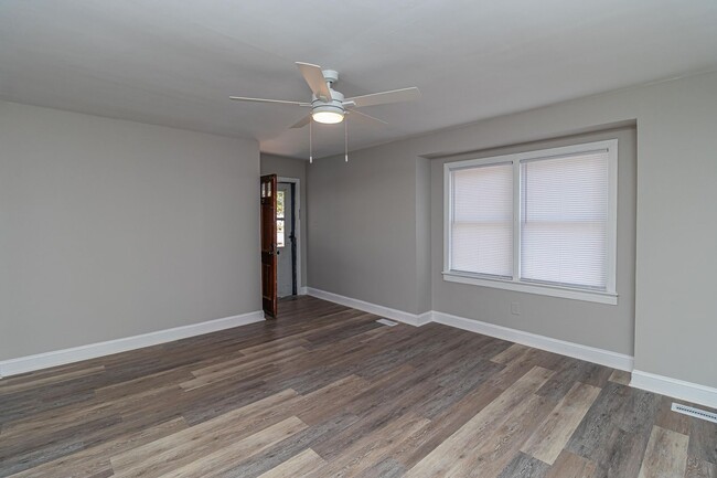 Building Photo - ADORABLE 2 BR | 1 BA Home in Goldsboro!