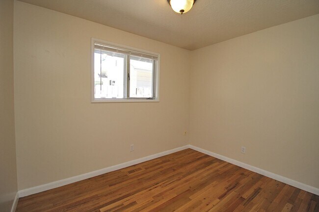 Building Photo - 16711 SW Lake Forest Blvd