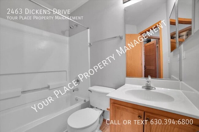 Building Photo - 2463 Dickens Dr