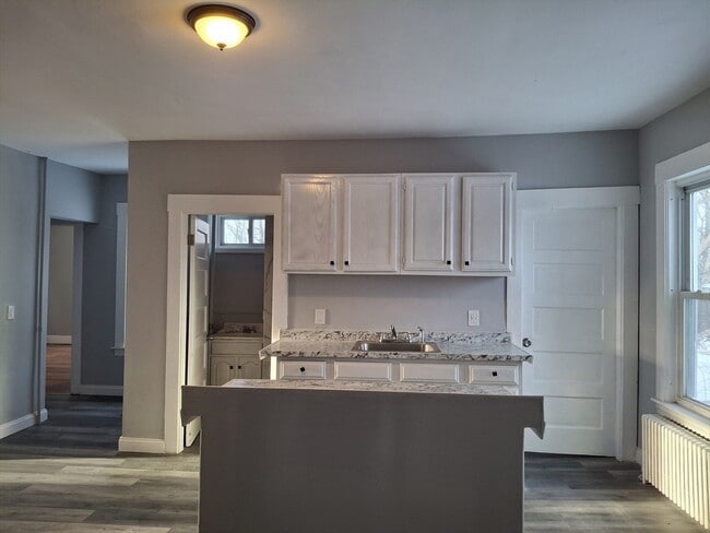 Building Photo - 14-18 Florence St