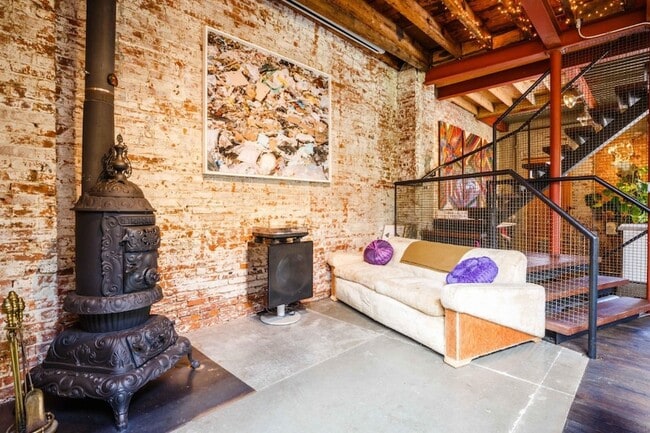 Building Photo - 125 Wolcott St