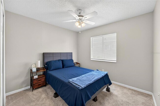 Building Photo - 11812 Lynmoor Dr