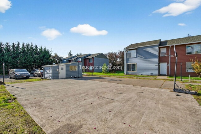 Building Photo - 2429 SE 135th Ave