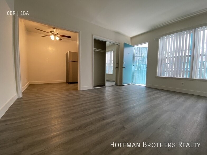 Building Photo - 1210 N Berendo St