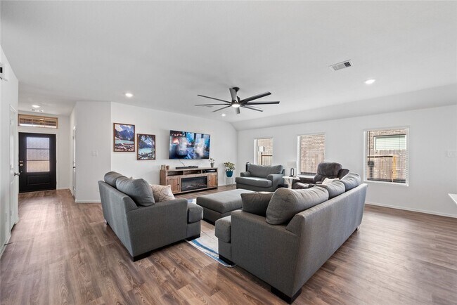 Building Photo - 237 Augustine Wy