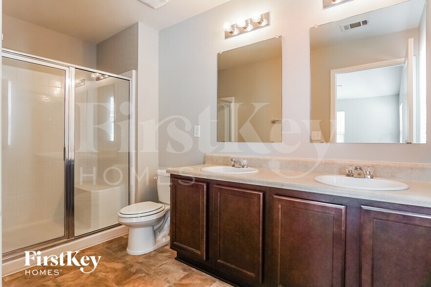 Building Photo - 4778 Woodford Cir