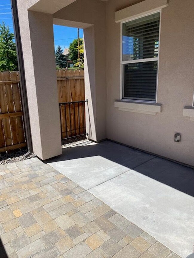 Building Photo - 2150 Santona Cir
