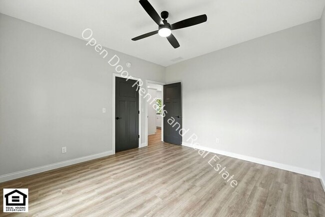 Building Photo - 1030 S Wayne St