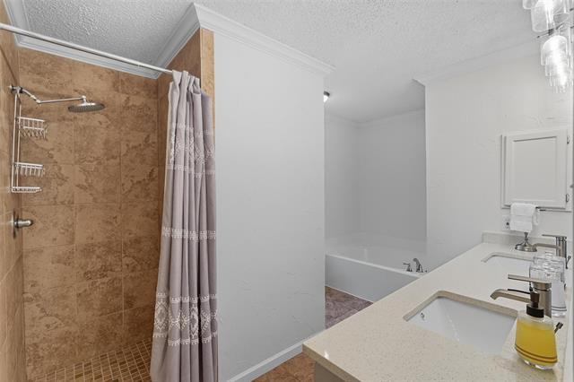 Building Photo - 105 Violet Dr