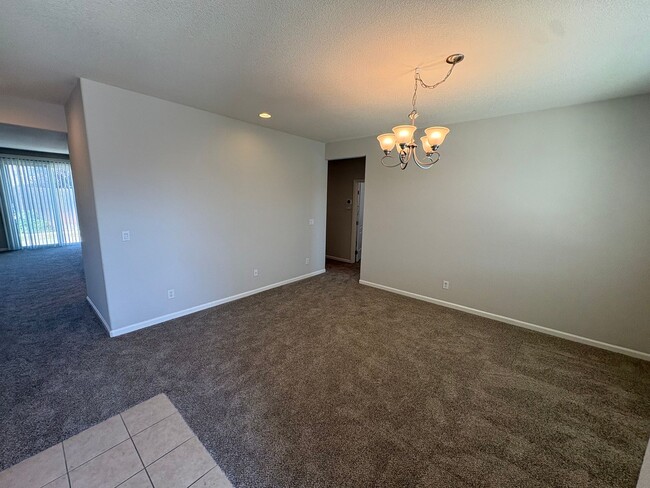 Building Photo - 1332 Tuolumne Way
