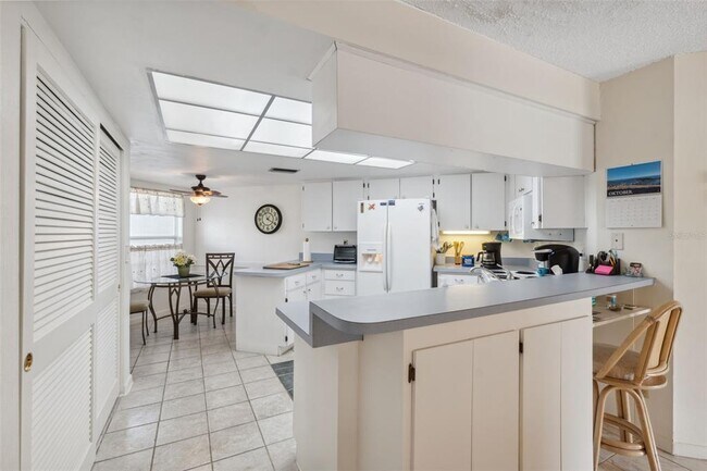 Building Photo - 3942 Trophy Blvd