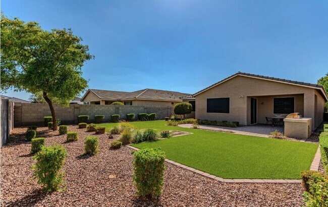 Building Photo - 5059 N 183rd Ln