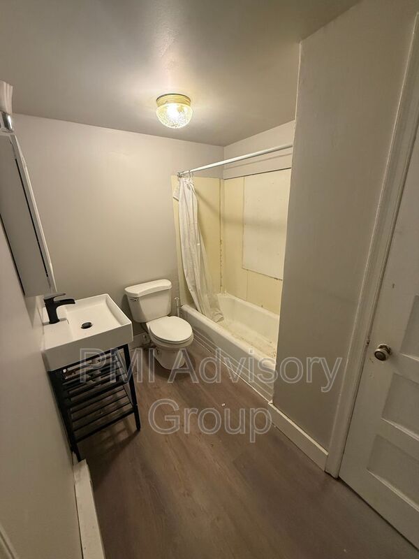 Building Photo - 3210 SE Colorado Ave