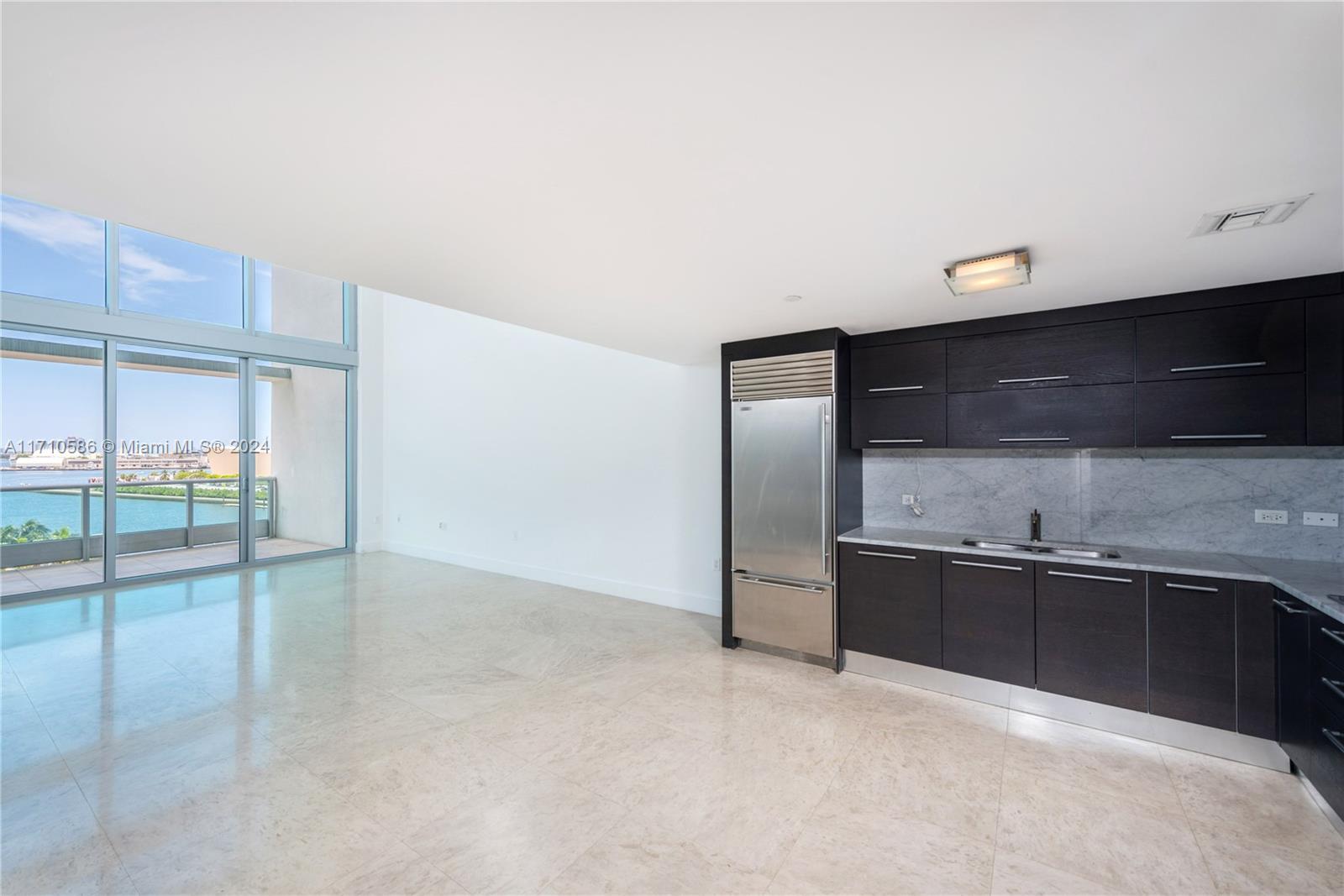 Building Photo - 900 Biscayne